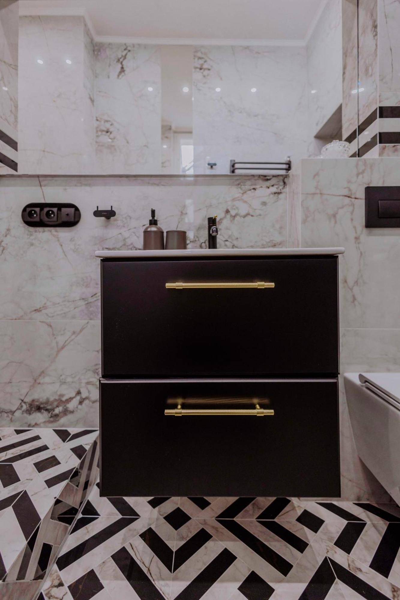 Crown Pearl - Wonderful Apartment, 110Scm, 4 Rooms Krasków Exterior foto